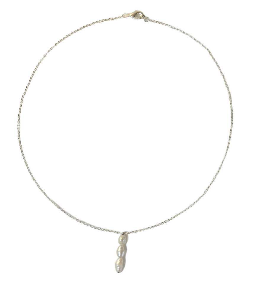 snow necklace (silver) $25